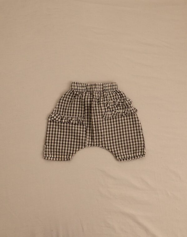 Gingham seersucker shorts with ruffles