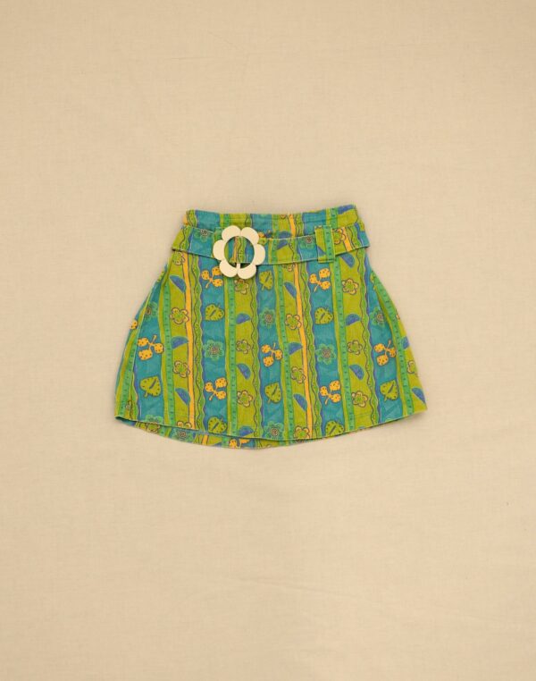 Skirt with flower belt