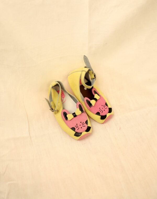 Yellow soft slippers Pom d’Api 17/18