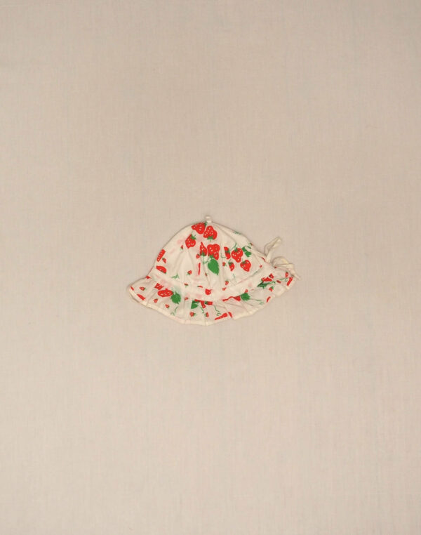 Strawberry hat 1970