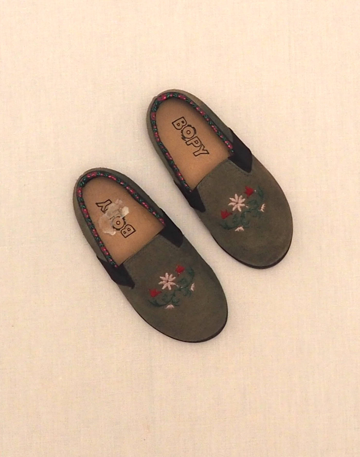 Mocassins brodés P23