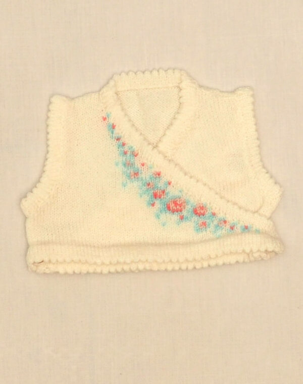 Hand-knitted heart birth cover