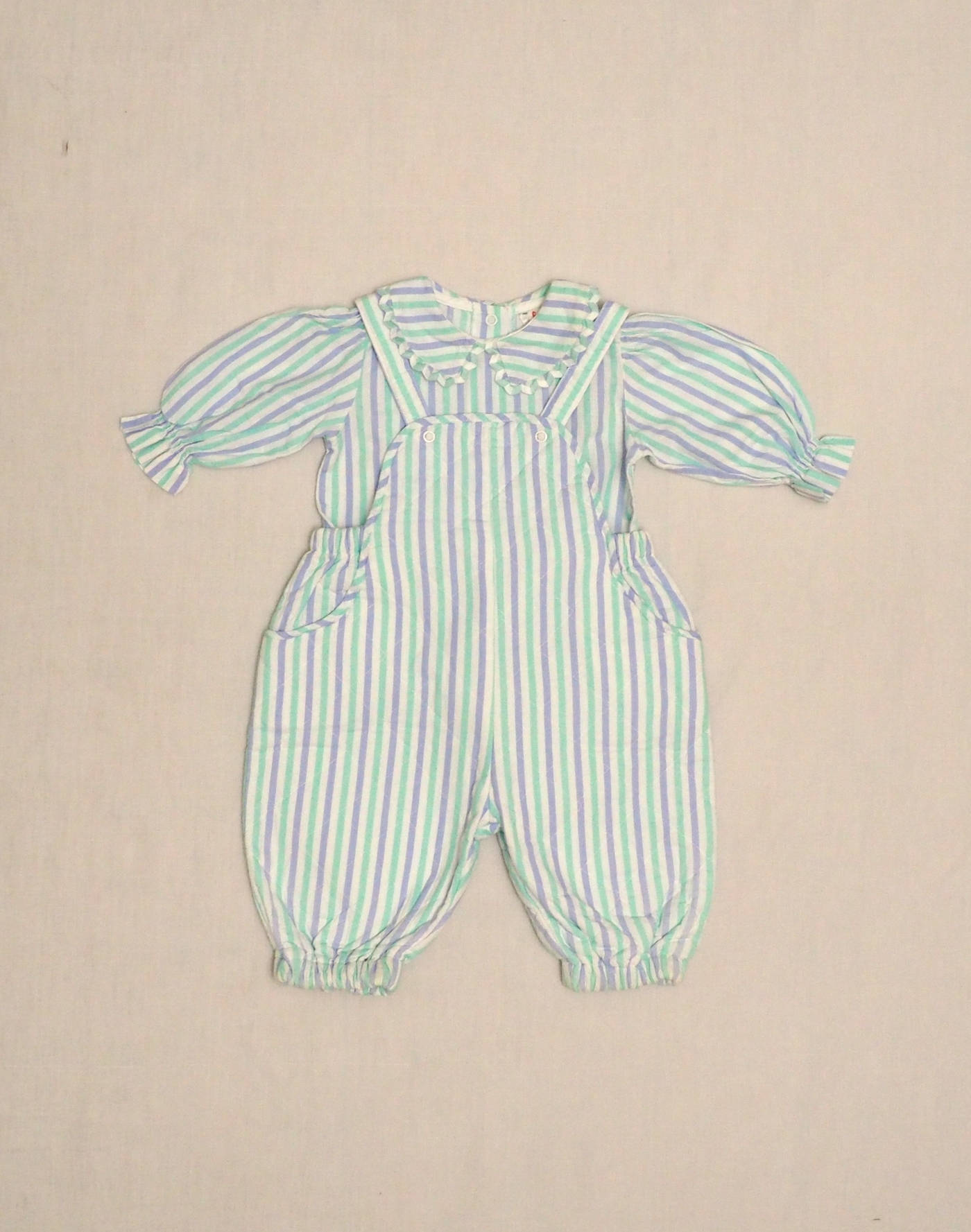 Descamps blouse & overalls set