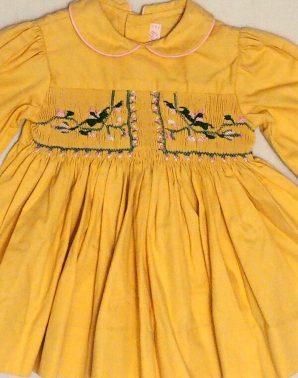 Robe jaune à smock fait main