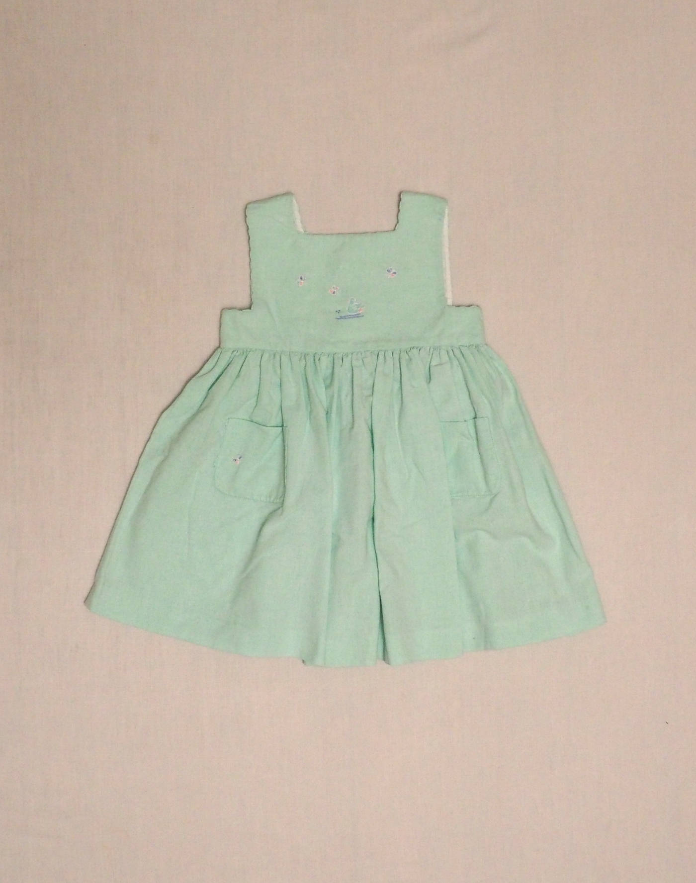 Robe brodée