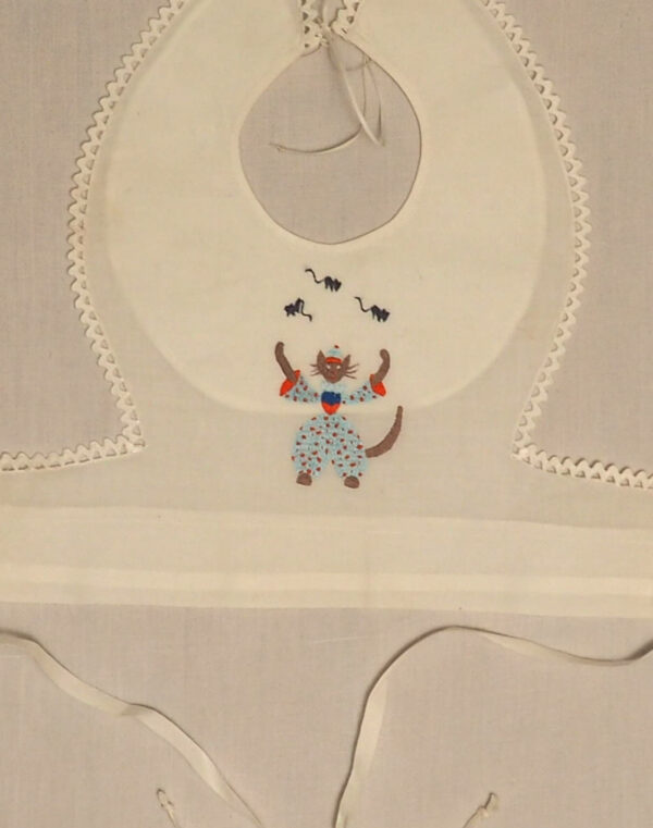 Bib Cruel Cat