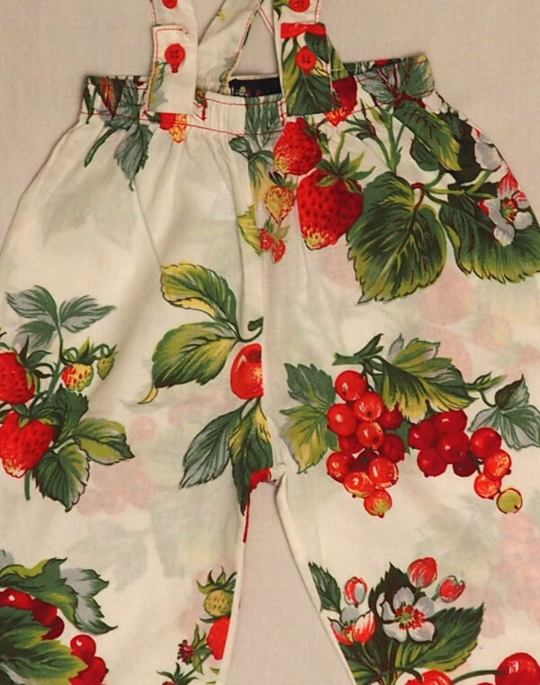 Pantalon à bretelles fruits