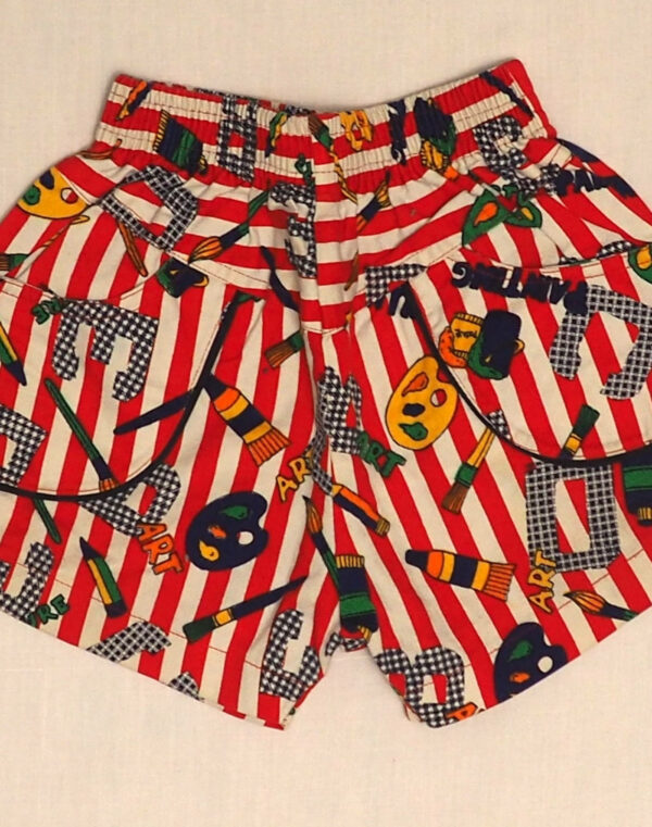 Short rayé à motifs