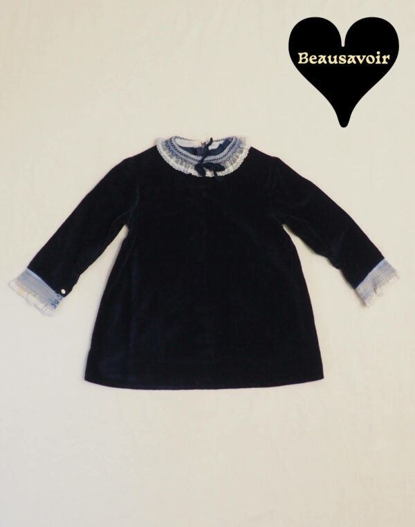 Robe velours brodée