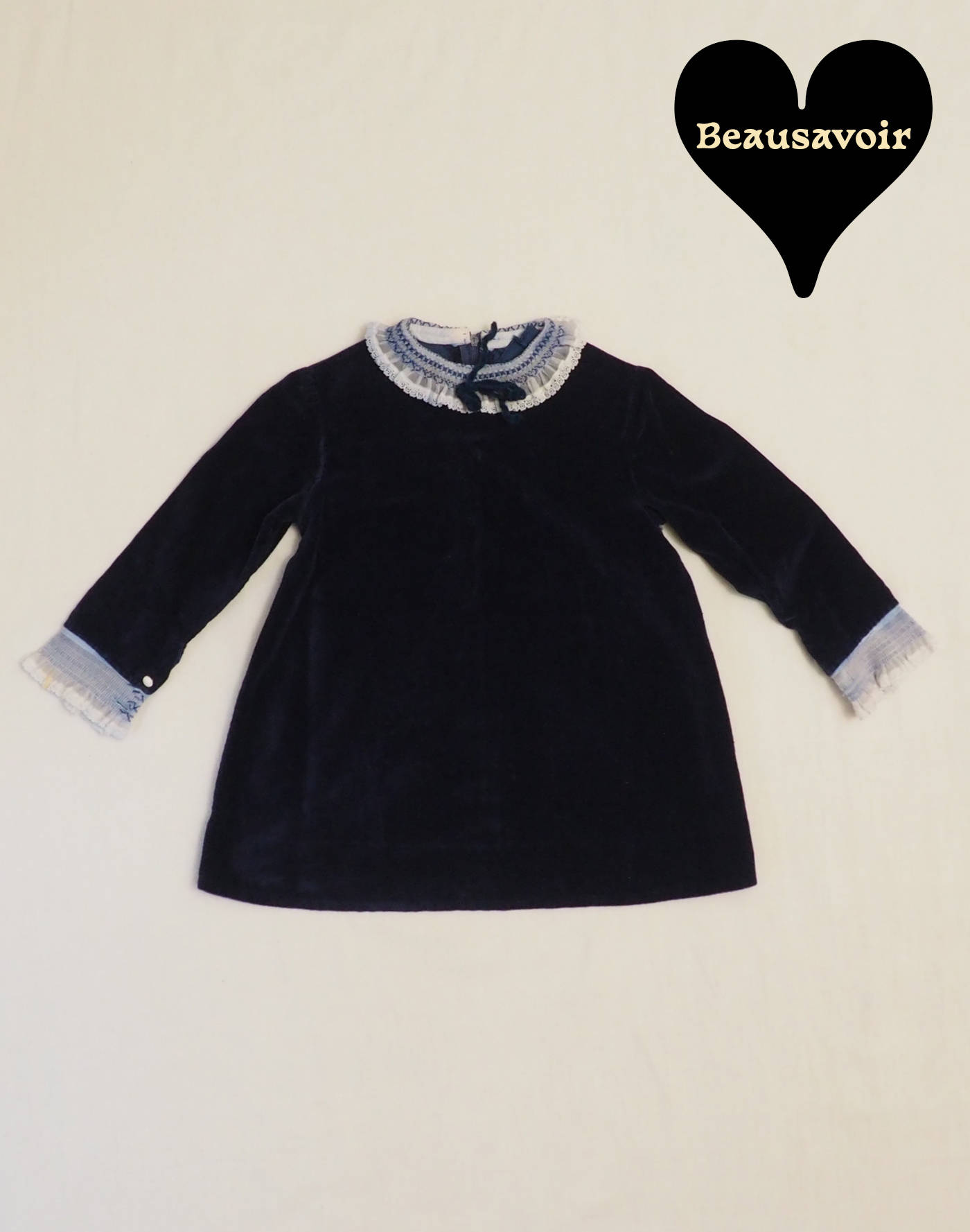 Robe velours brodée