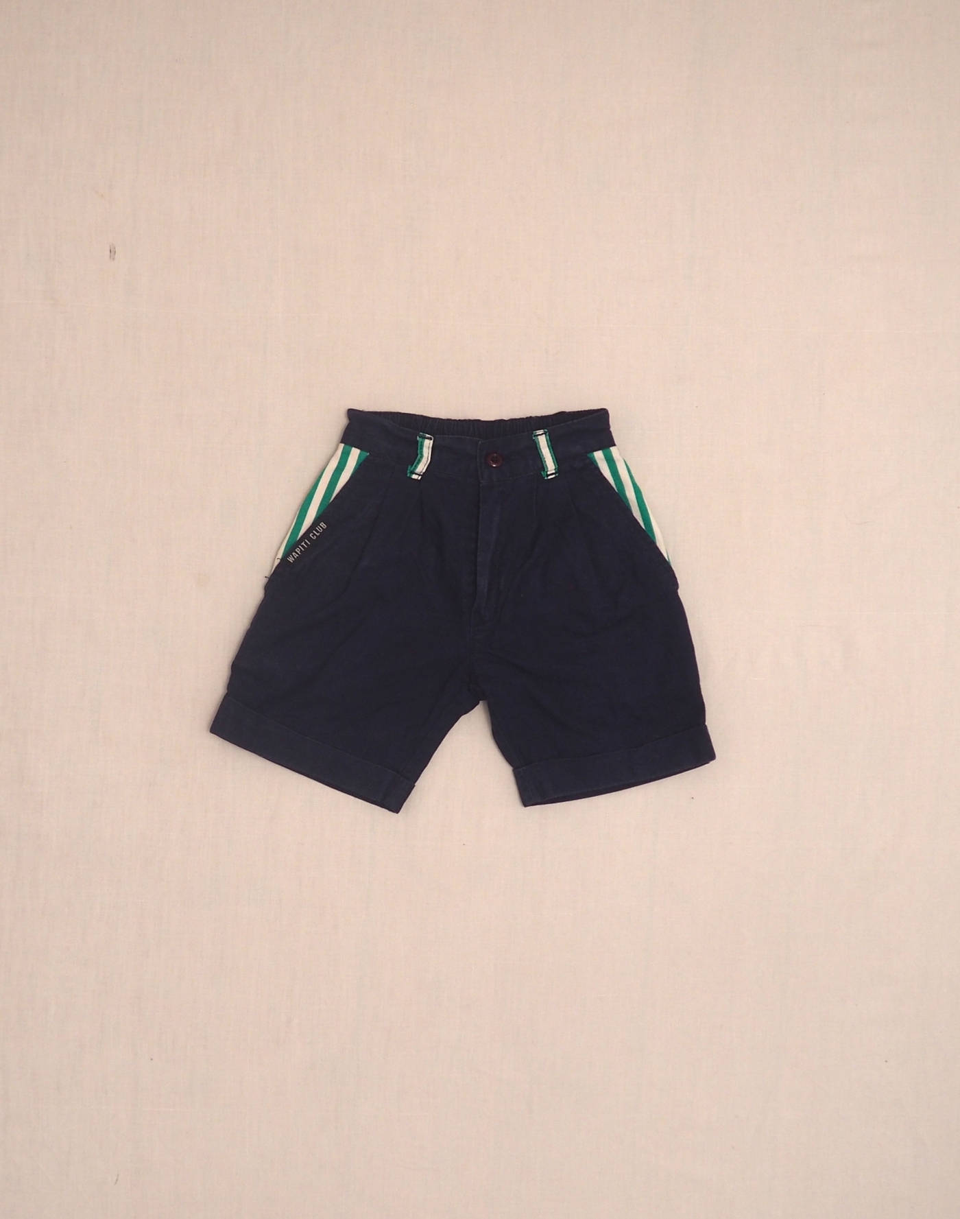 Shorts with contrasting pockets