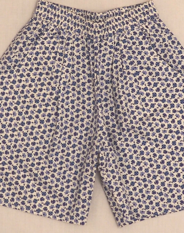 Short fleuri