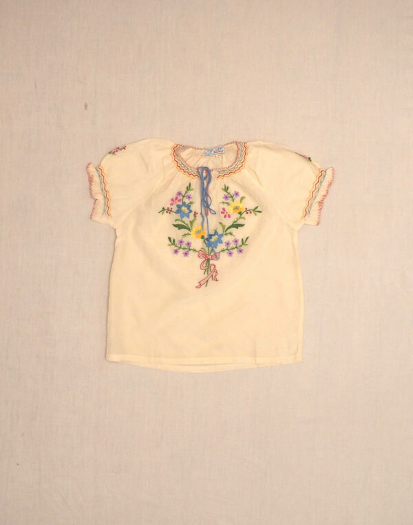 Blouse en soie brodée 6 ans