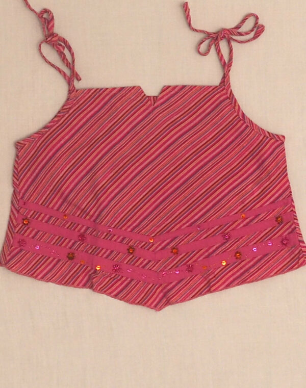 Fuchsia set embroidered with pearls