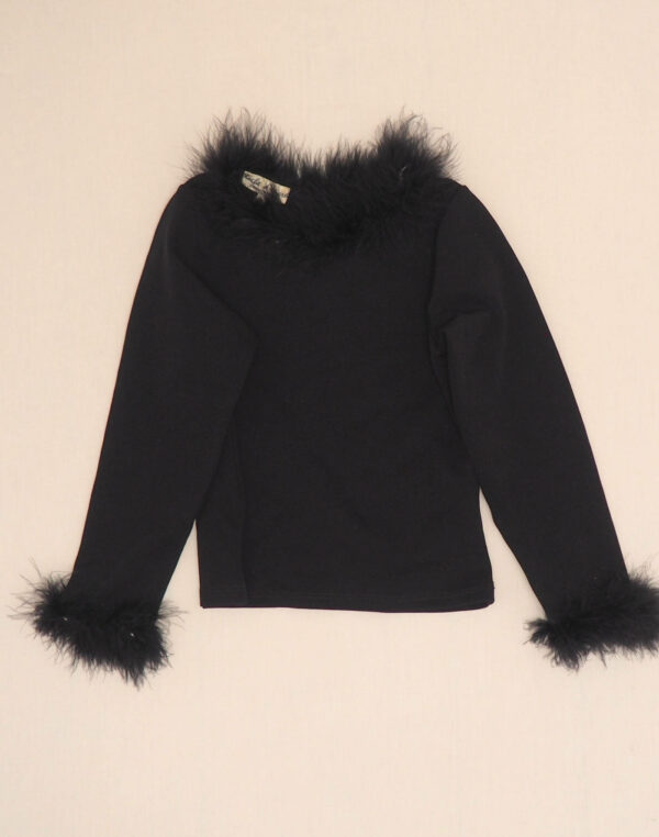 Feathered top