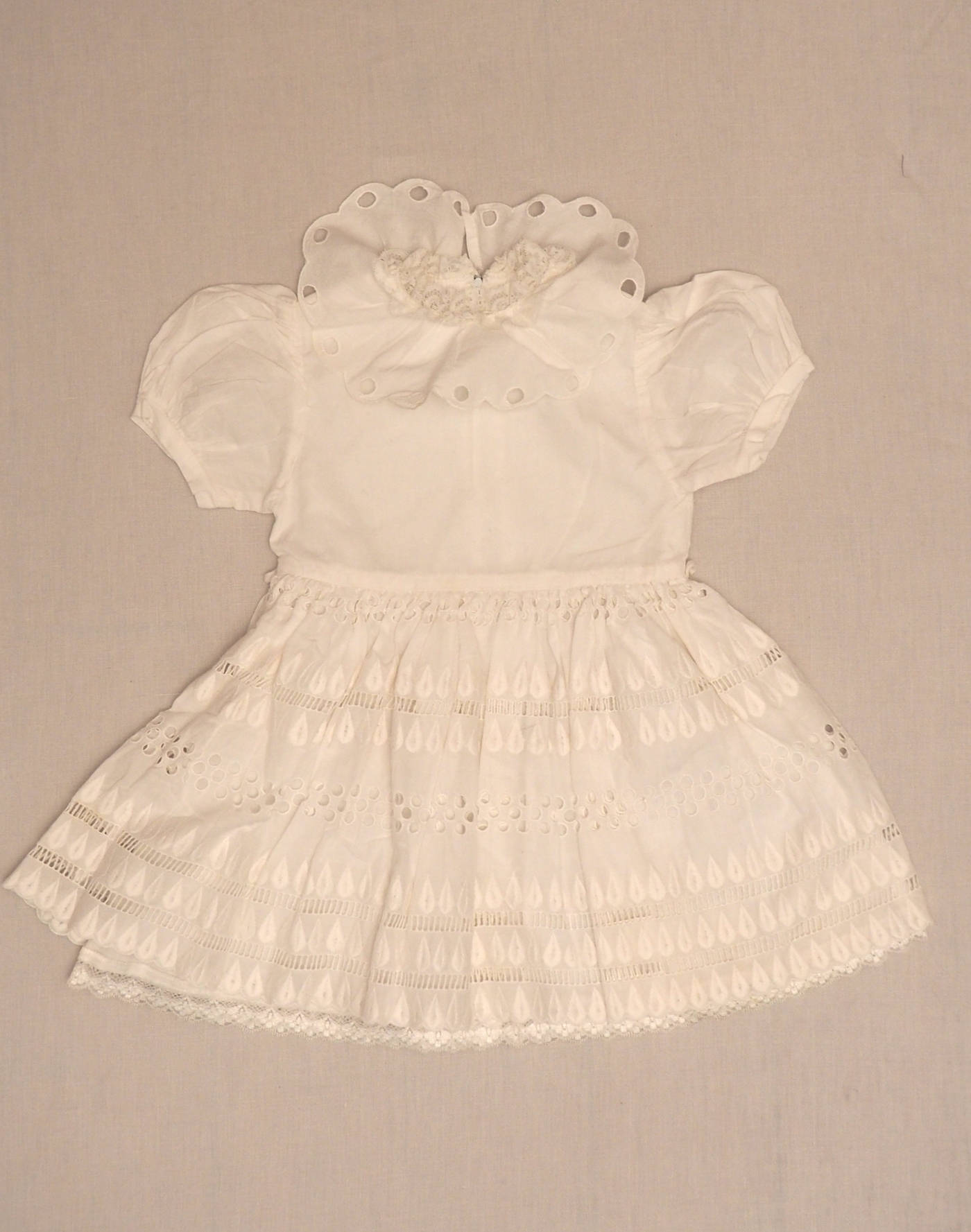 Robe à jupon dentelle