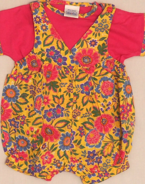 Ensemble T-shirt & barboteuse fleurie