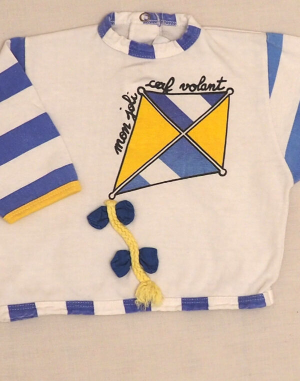 Kite appliqué T-shirt