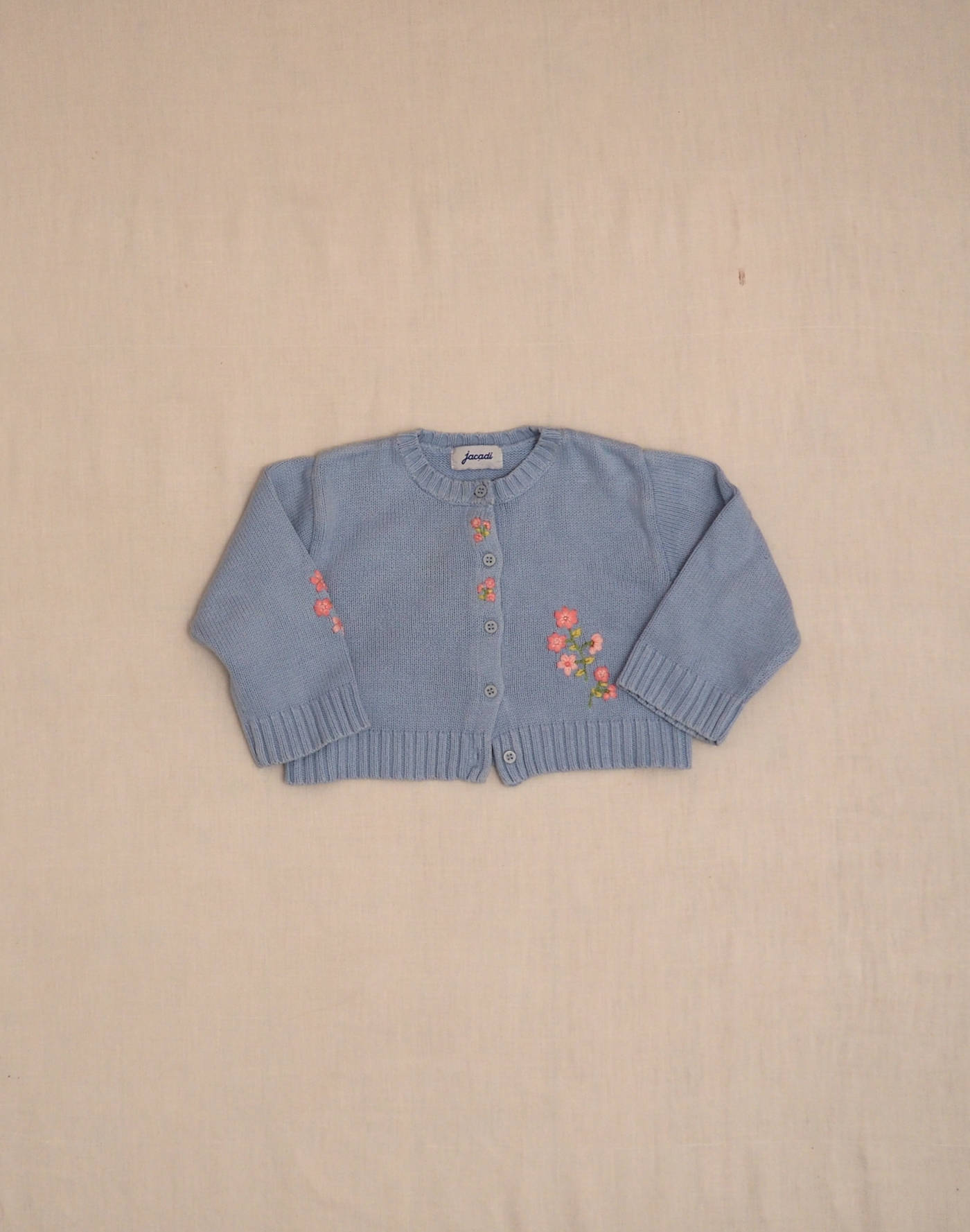 Cardigan brodé de fleurs