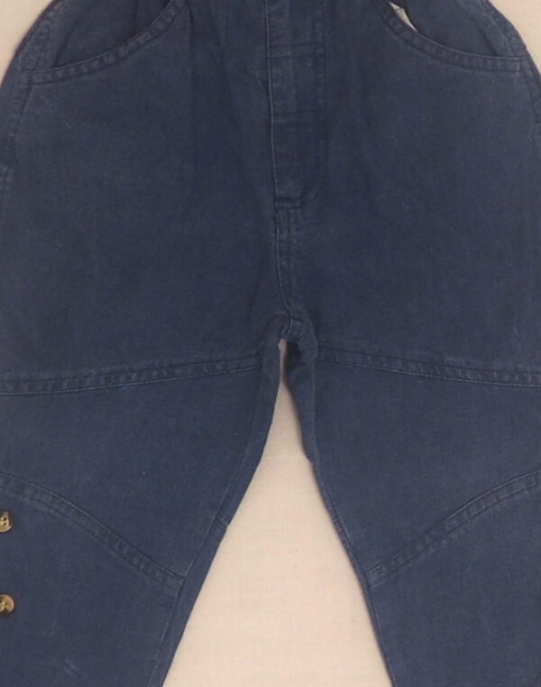 Pantalon bleu à boutons