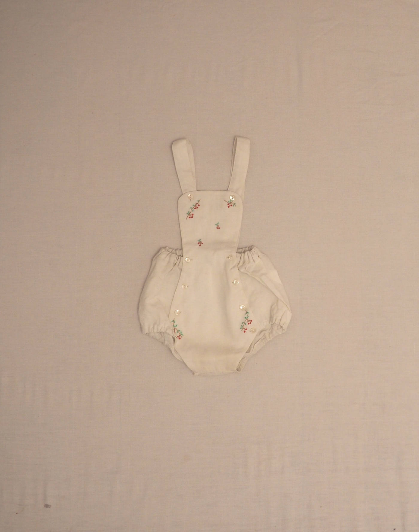 Barboteuse brodée 1950