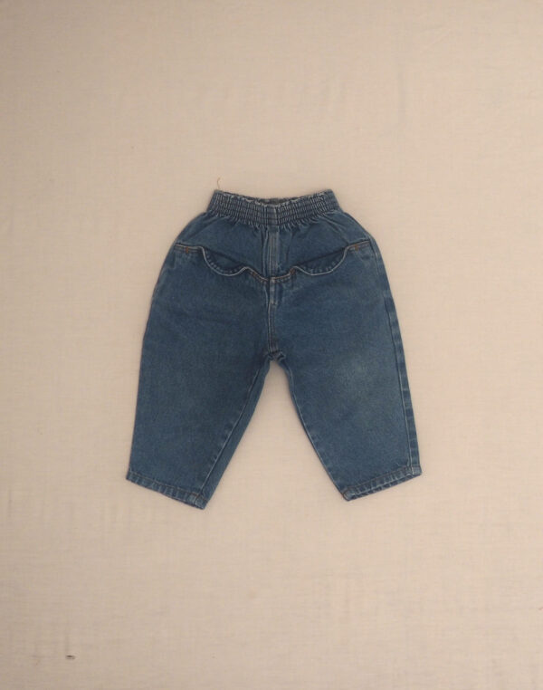 Jean à poches rabats