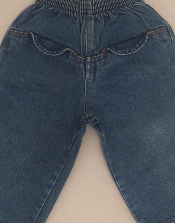 Jean à poches rabats