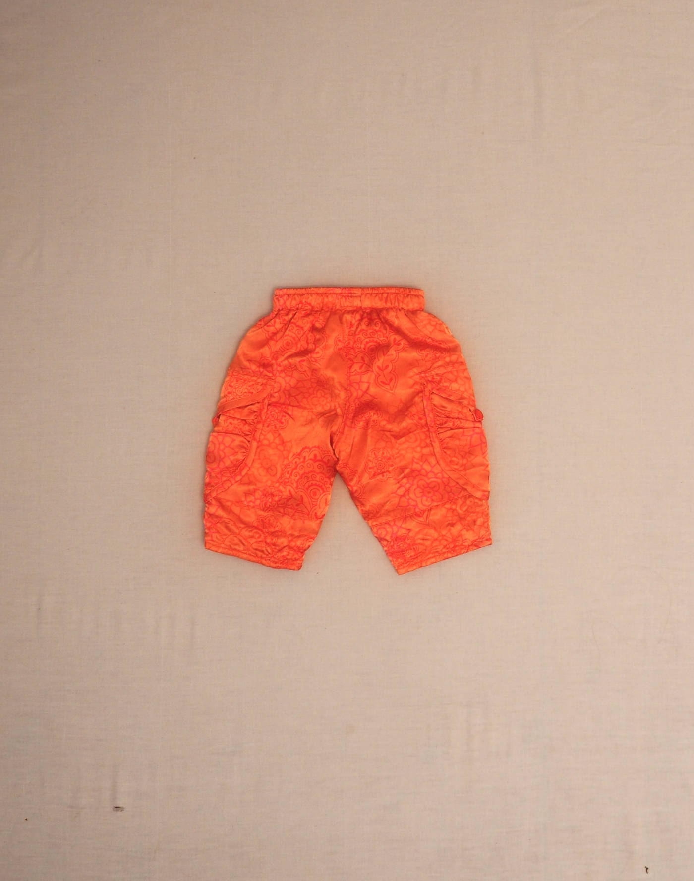 Pantalon satiné fleuri