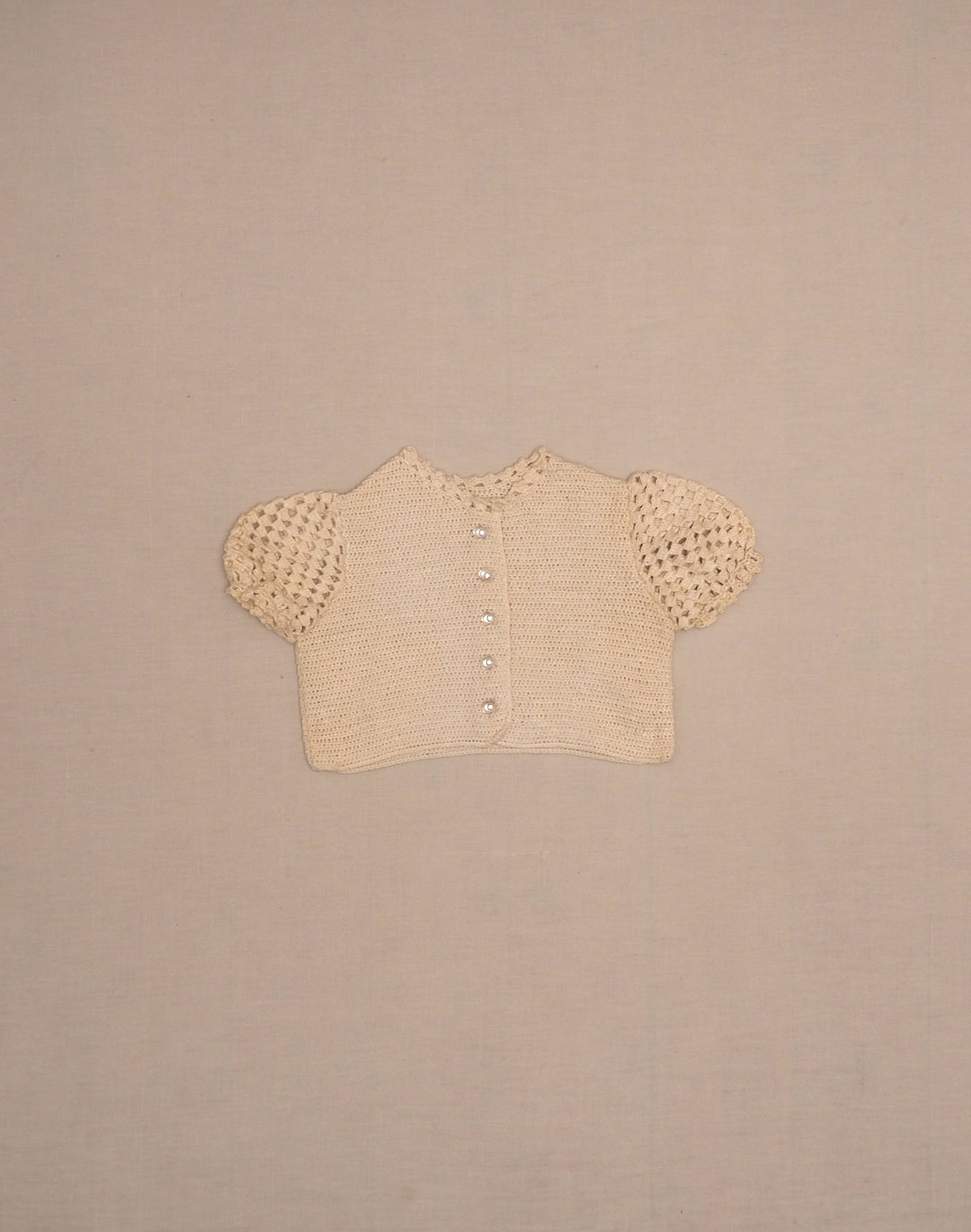 Blouse en crochet manches ajourées
