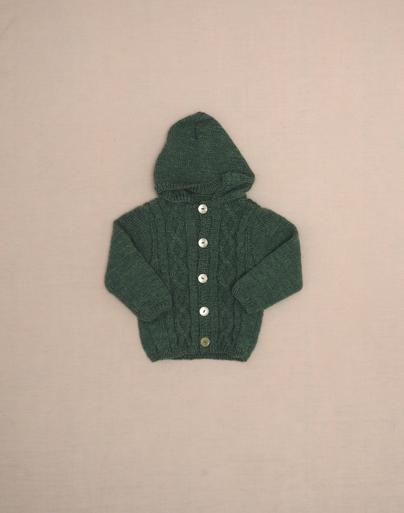 Cardigan à capuche & torsades fait main