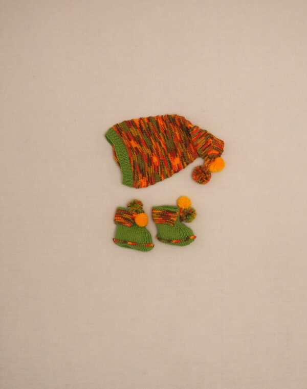 Handmade slippers and bonnet set