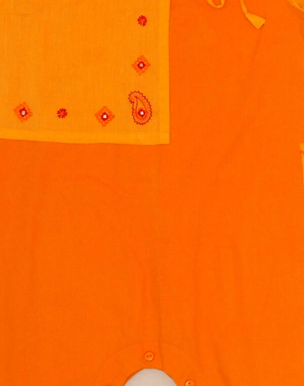 Combinaison légère brodée