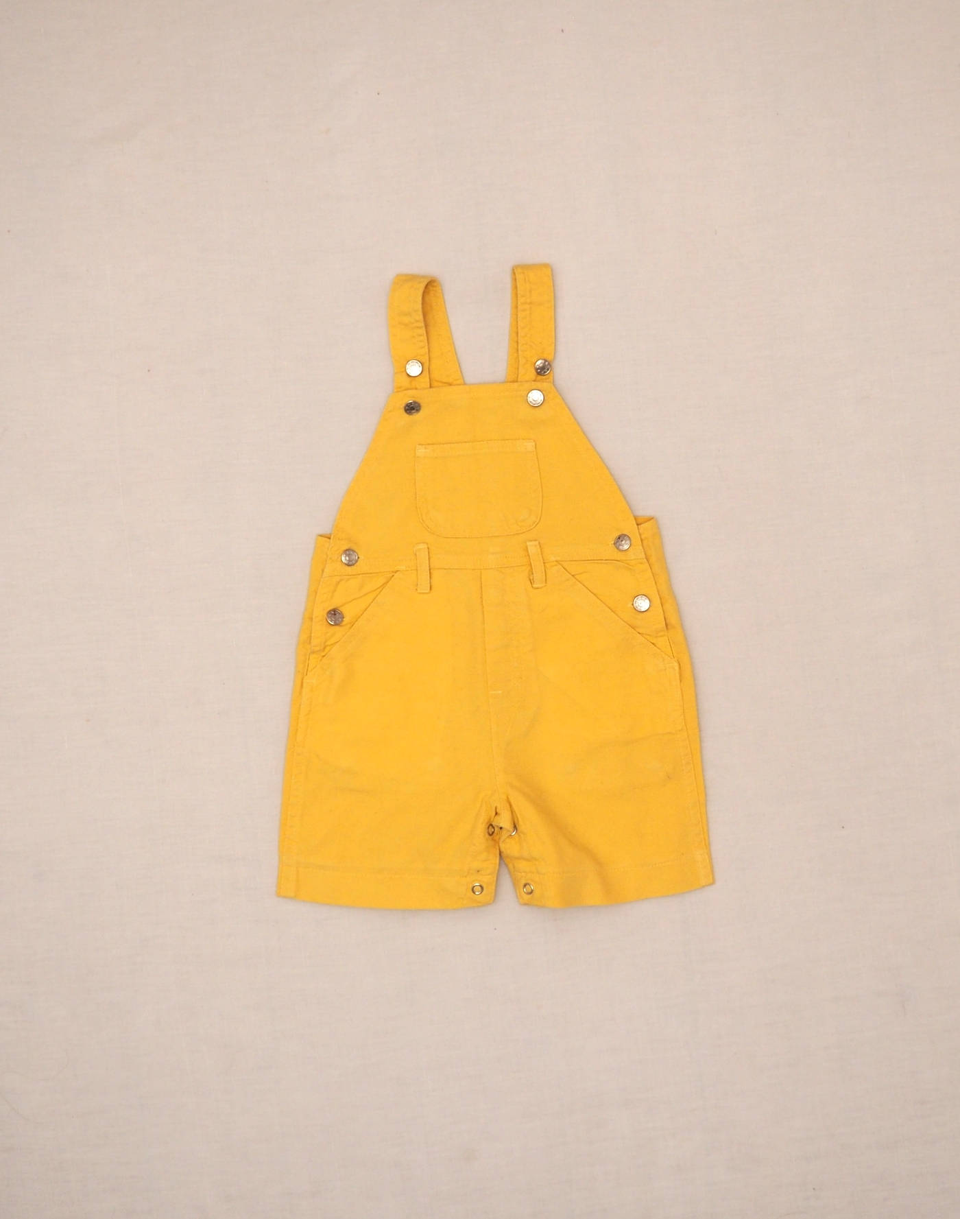 Salopette short jaune d'or