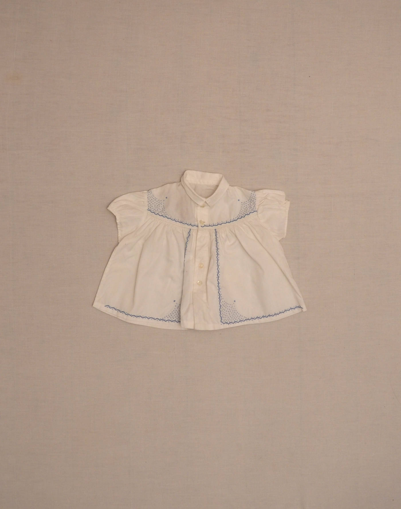 Embroidered blouse 1950