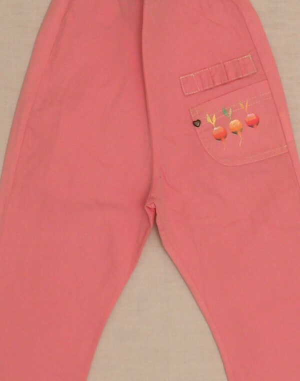 Pink pants with three radishes