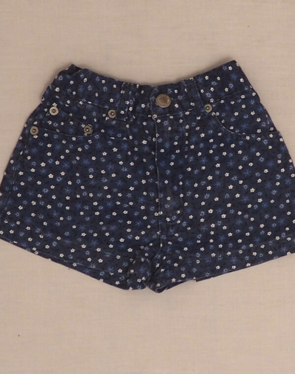 Short little flowers