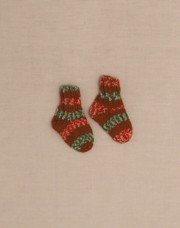 Rust-striped hand-knitted socks P16