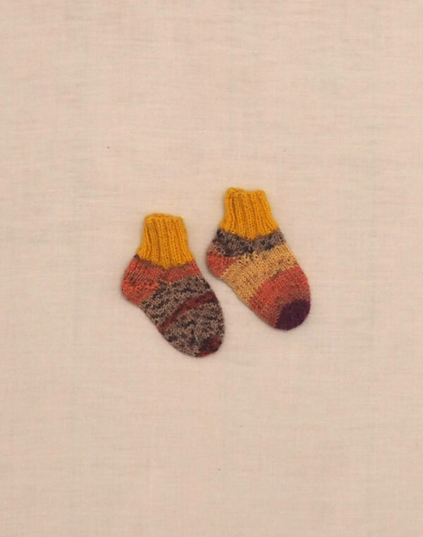 Chaussettes tricotées main safran P16