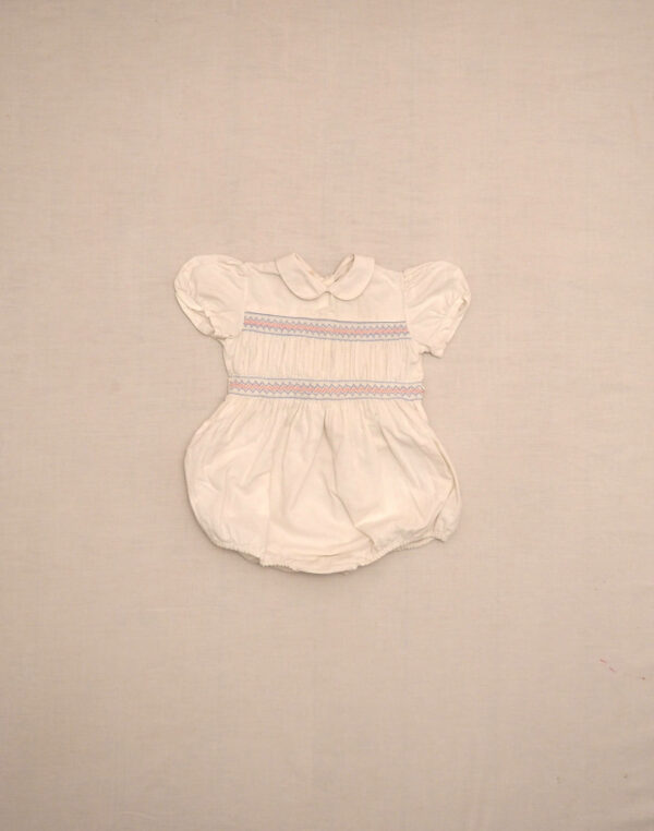 Barboteuse à smocks années 1960