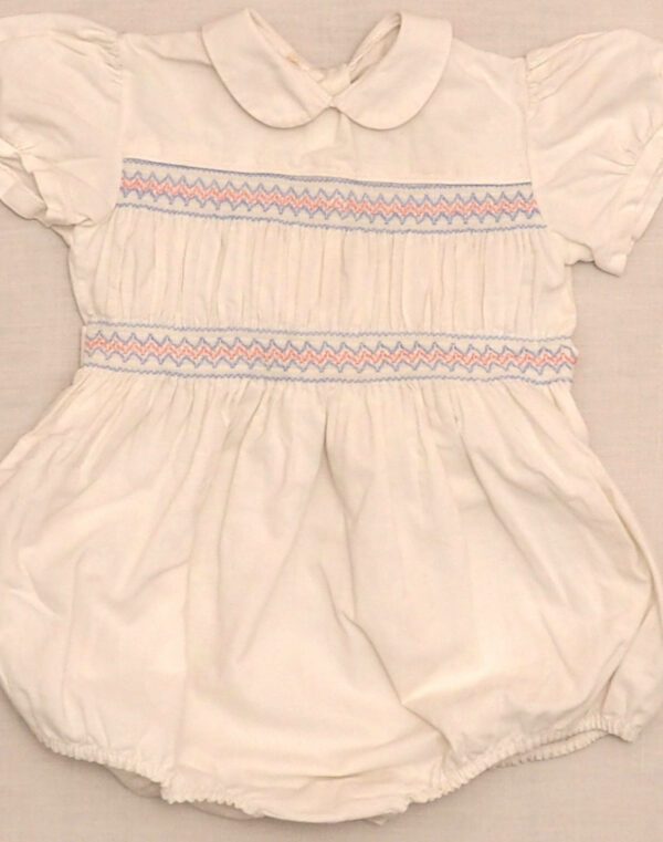 Barboteuse à smocks années 1960