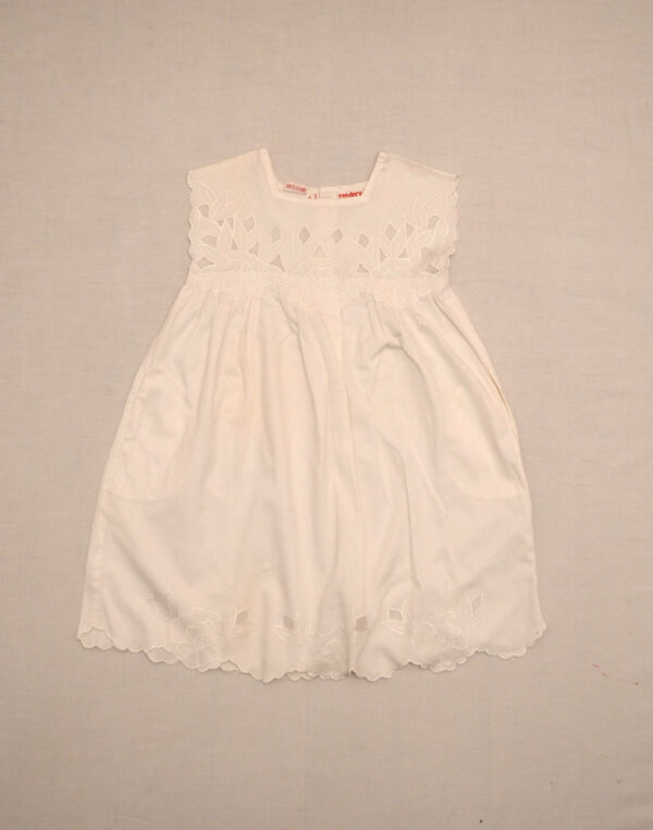 Robe d’été brodée 6 ans