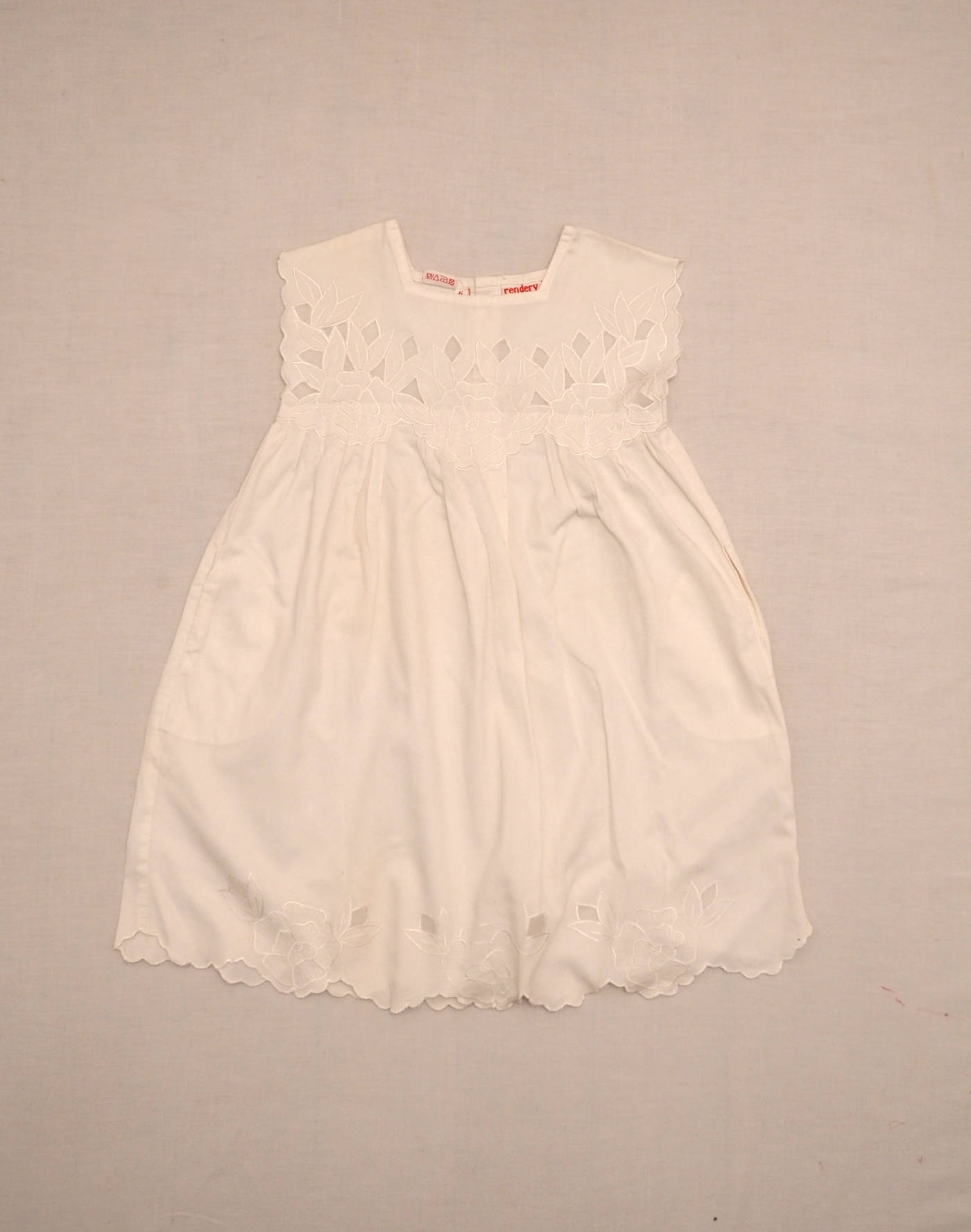 Robe d'été brodée 6 ans