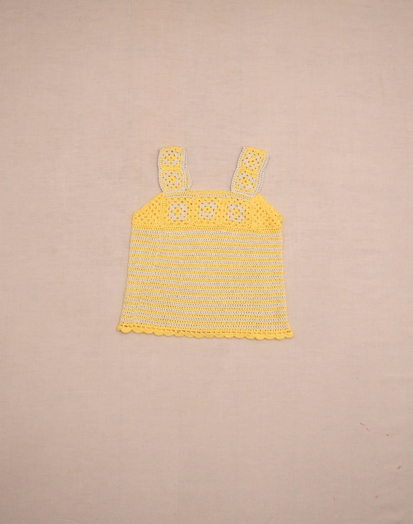 Haut crocheté fait main 6 ans