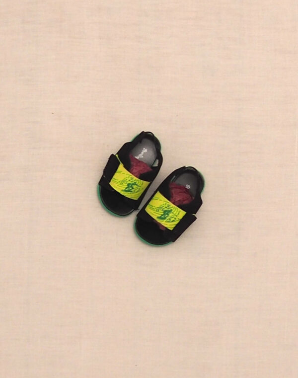 Claquettes de surfer nouveau-né