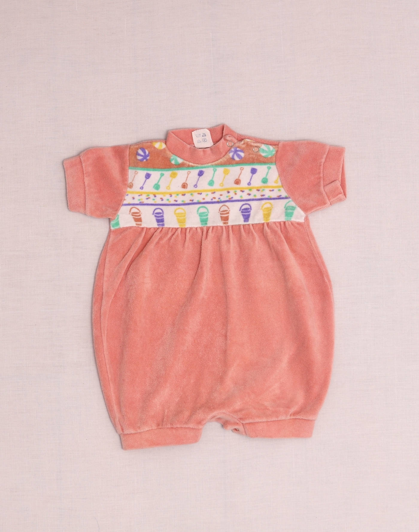 Barboteuse velours motif plage 1970