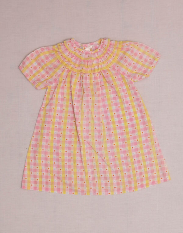 Robe à carreaux col froufrous 1970